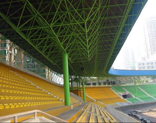 石嘴山体育场看台网架工程